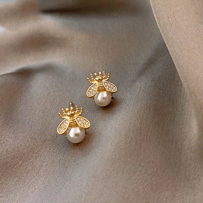 HoneyBloom | Bee Pearl | Stud Earrings