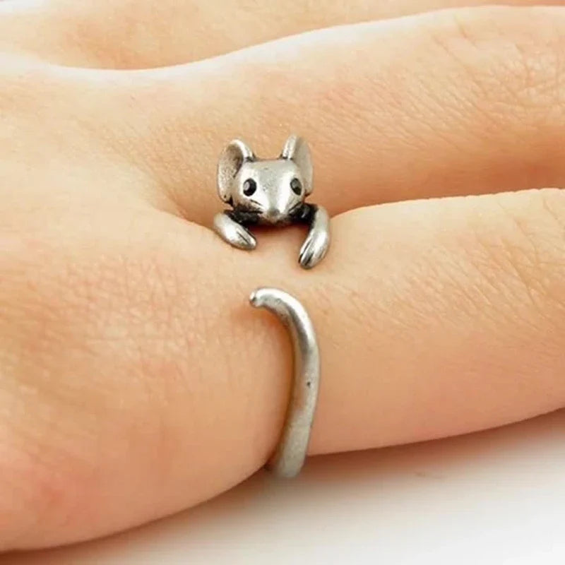 WhiskerLoom | Vintage Charm | Adjustable Mouse Wrap Ring