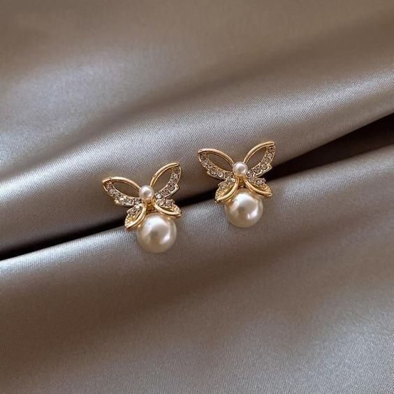 Evelisse | Pearl Wings | Vintage Butterfly Earrings